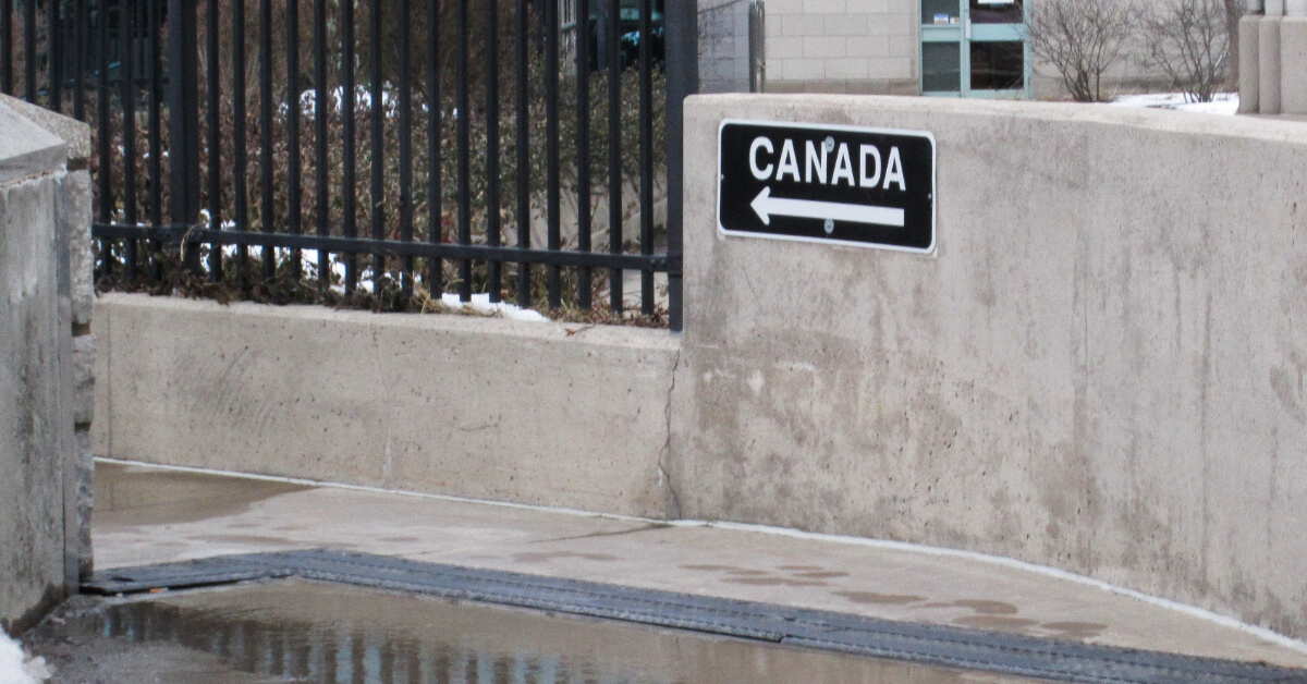 pathway to Canada on the US-Canada border
